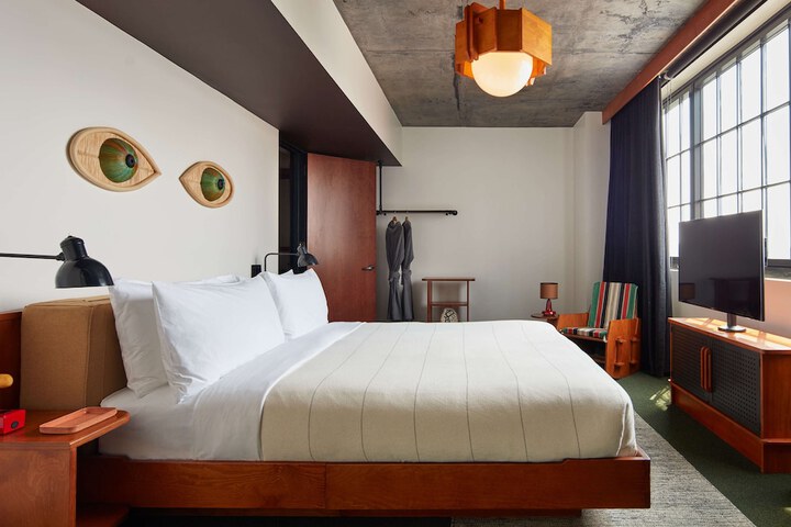 Room 19 of 24