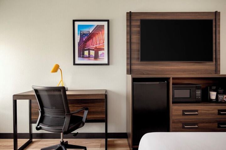 La Quinta Inn & Suites by Wyndham Gonzales LA