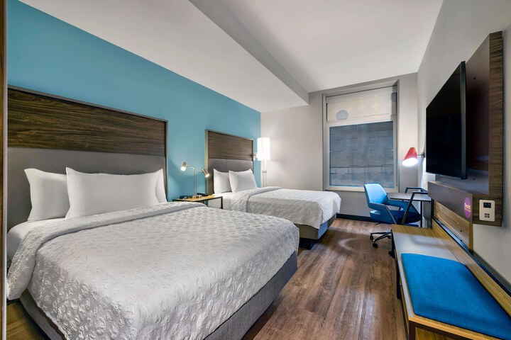 Room 30 of 46