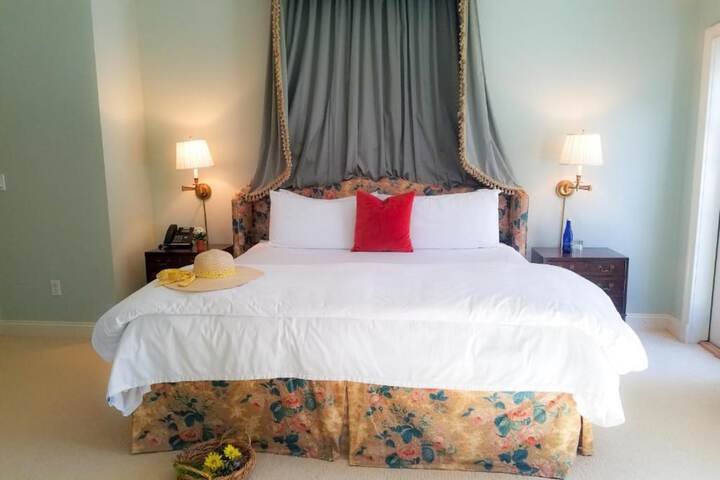 Room 72 of 114