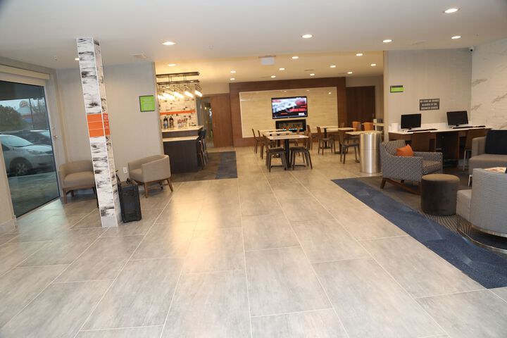 Business Center 67 of 67