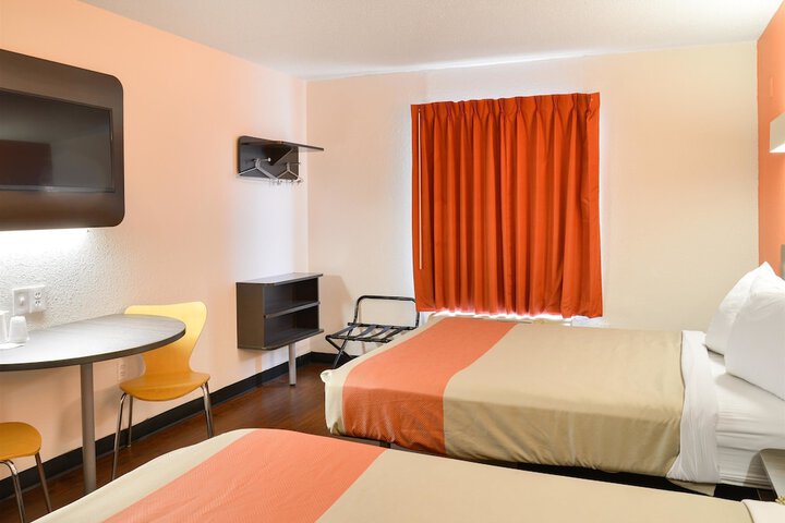Room 12 of 26