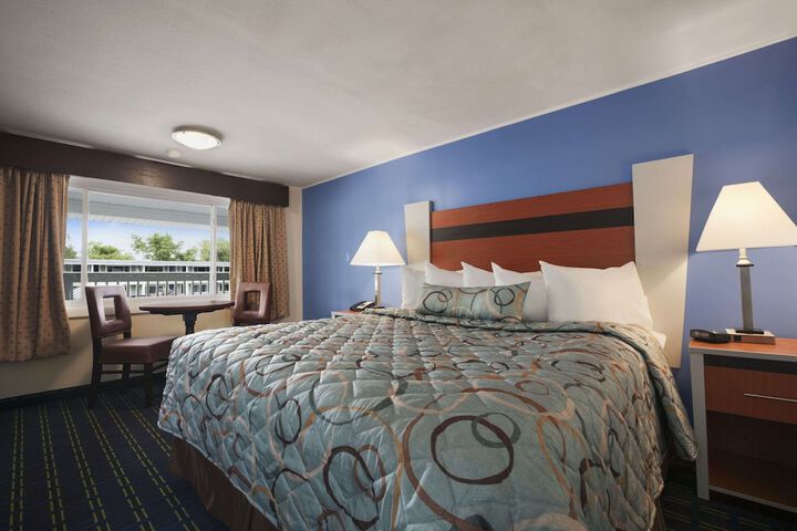 Room 12 of 13