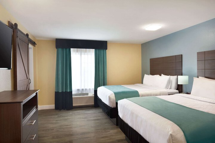 Room 43 of 60