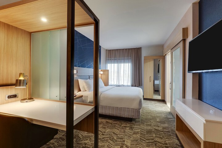 Room 38 of 60
