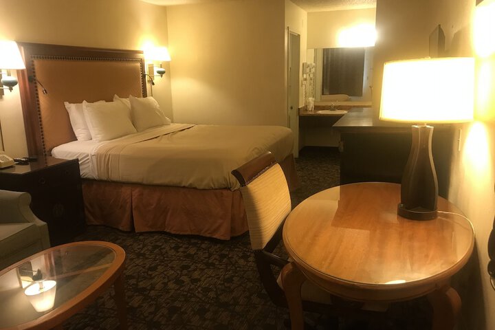 Travelers Inn & Suites