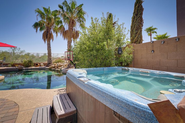 Spacious Maricopa Home Rental w / Pool & Hot Tub!