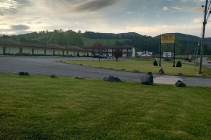 Marlinton Motor Inn