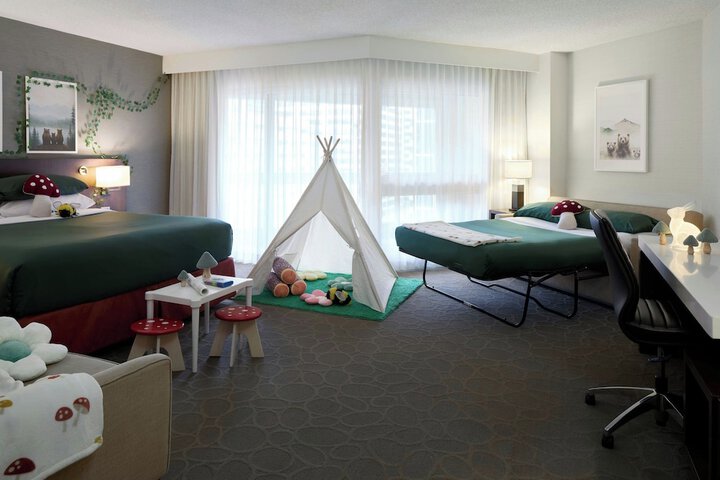 Room 35 of 73