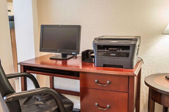 Business Center 56 of 58