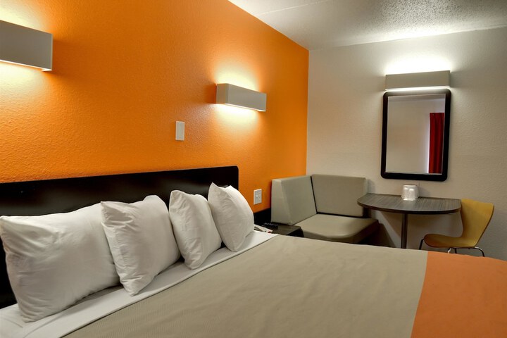 Room 16 of 26