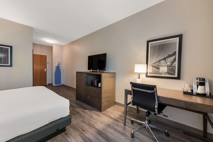 Room 17 of 32