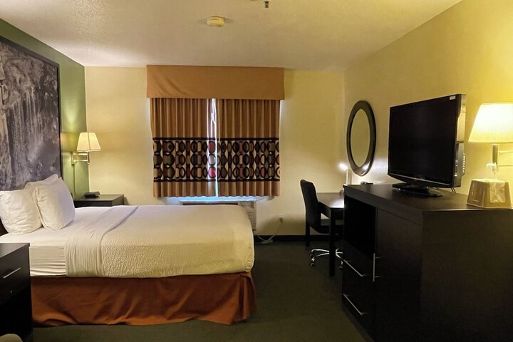 Super 8 by Wyndham Colby