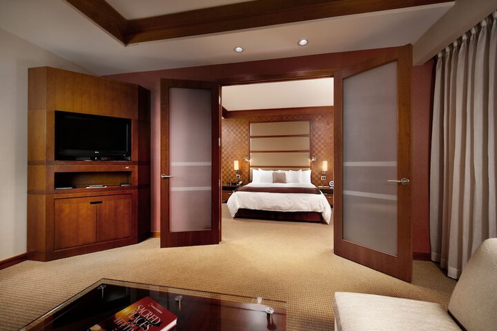 Room 15 of 33