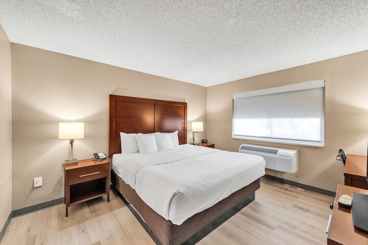 Comfort Suites Lakewood - Denver