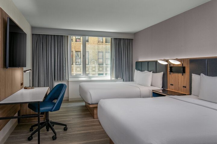 Room 12 of 33