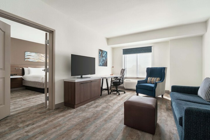 Room 13 of 33