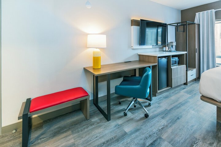 Room 12 of 17