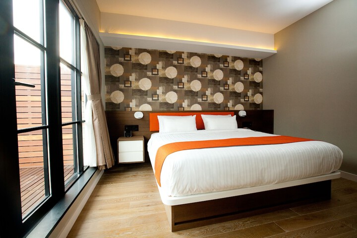 Room 12 of 43