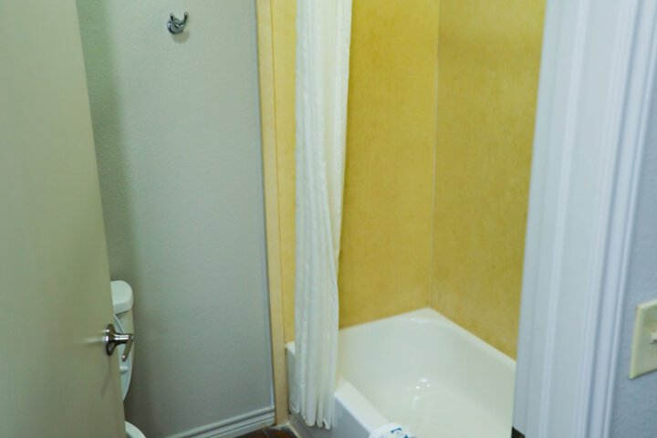 Room 19 of 34