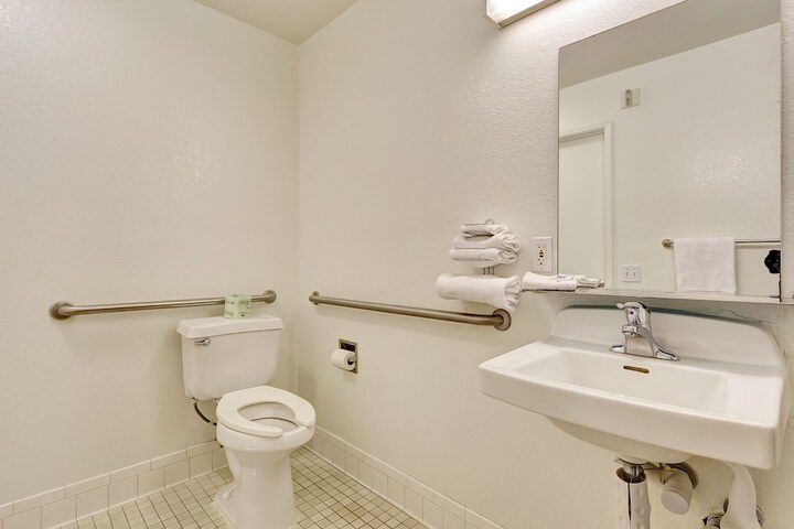 Room 15 of 19