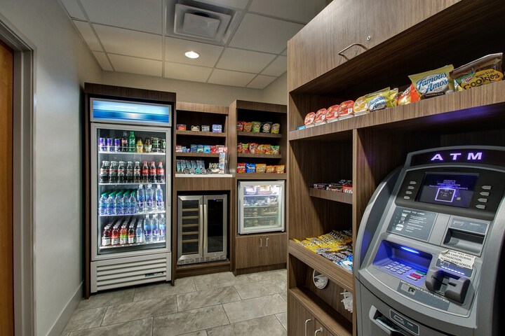 Holiday Inn Express & Suites Waukegan by IHG