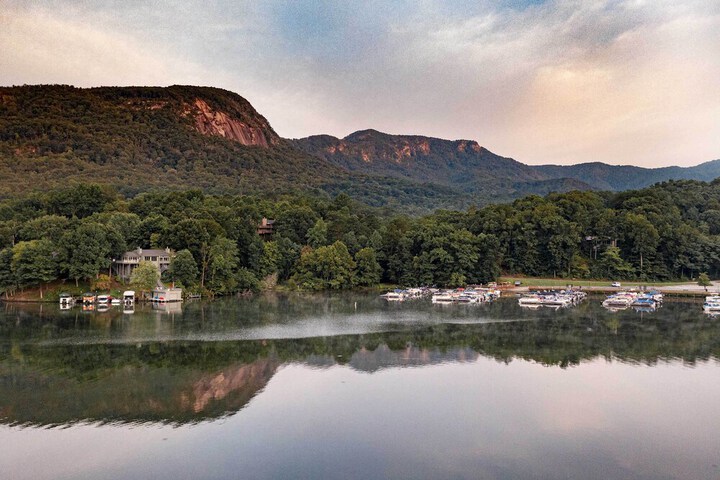 Indoor Pool & Golf Course Views: Lake Lure Condo!