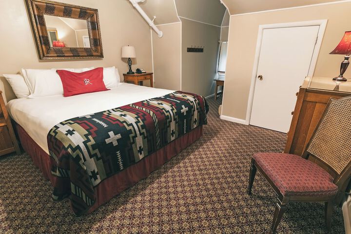 Room 38 of 62