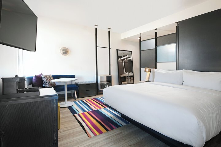 Room 21 of 35
