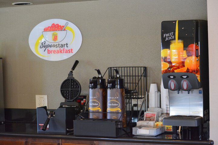 Breakfast/Coffee Service 39 of 45