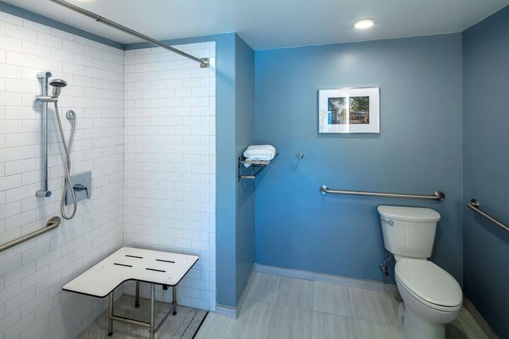 Room 8 of 26