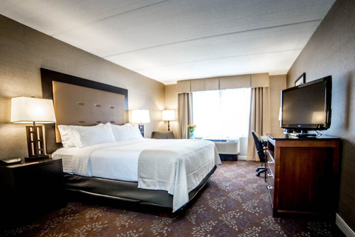 Room 33 of 59
