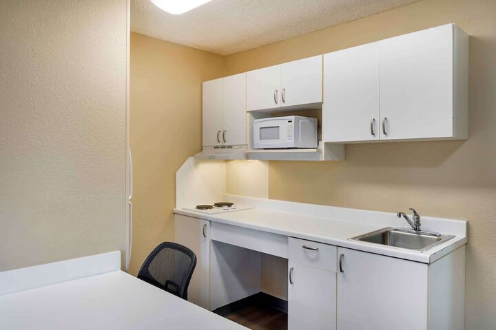 Room 18 of 28