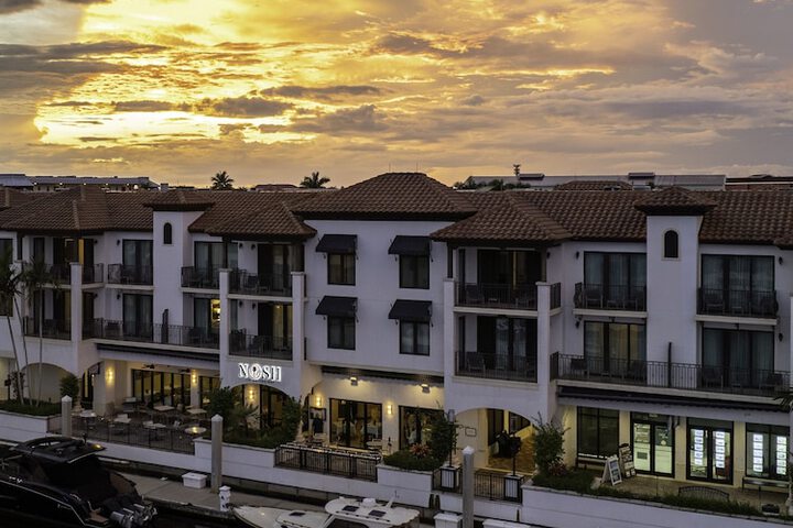 Naples Bay Resort & Marina