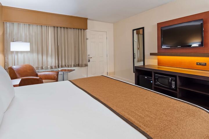 Room 8 of 21