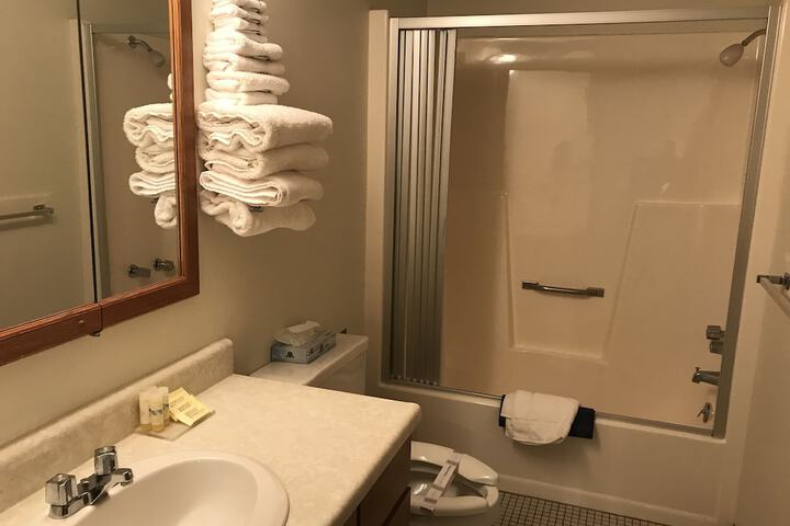 Room 33 of 49