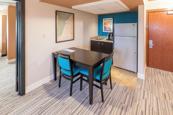 Room 21 of 36
