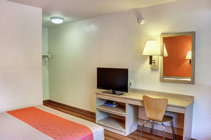 Room 22 of 53
