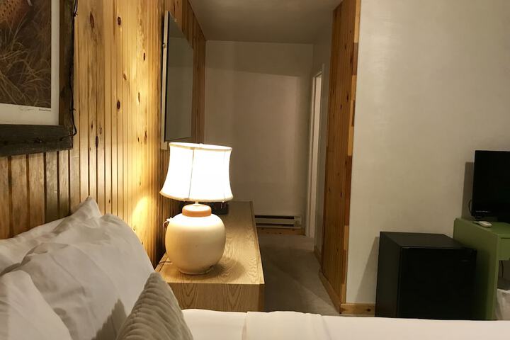 Room 27 of 43