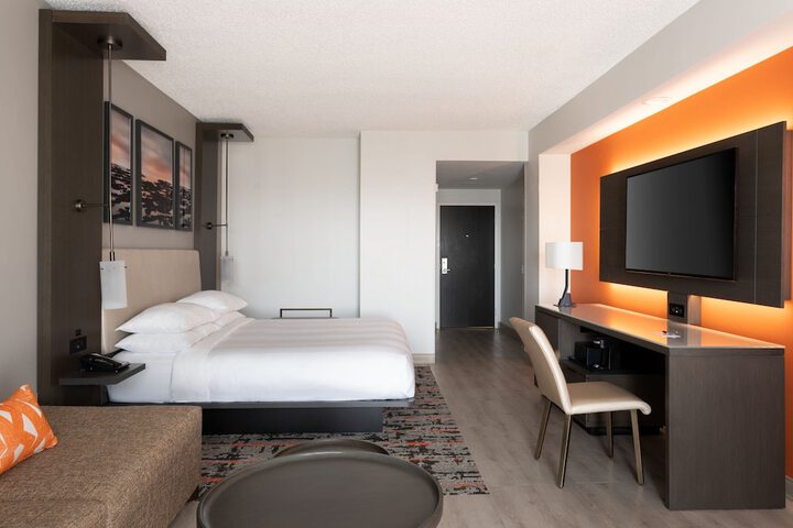 Room 30 of 50