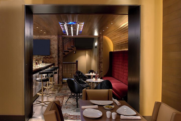 Lounge 122 of 131