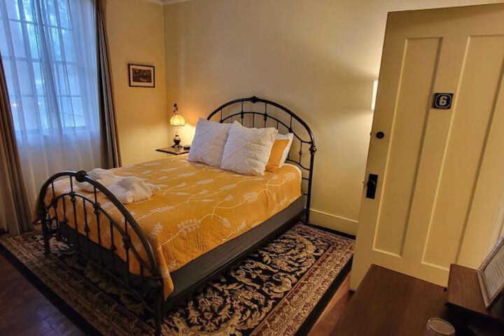 Wolf Creek Inn & Tavern