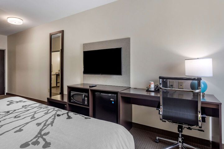 Room 15 of 32