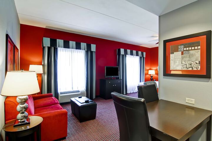 Room 28 of 42