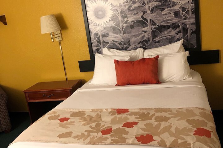 Room 18 of 27