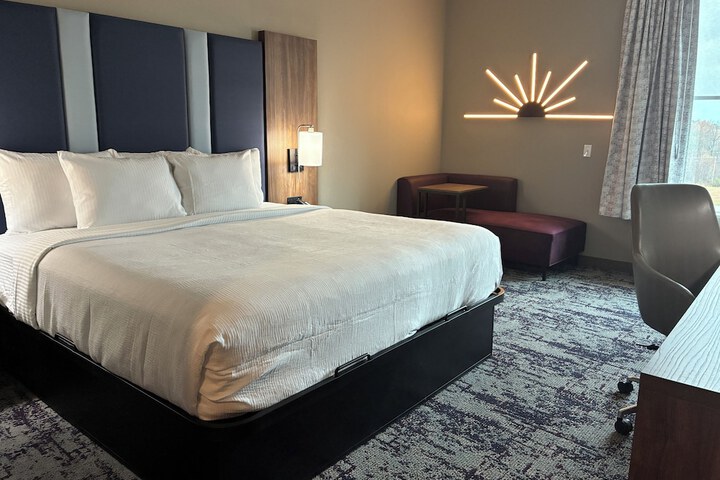 La Quinta Inn & Suites by Wyndham Athens I-65
