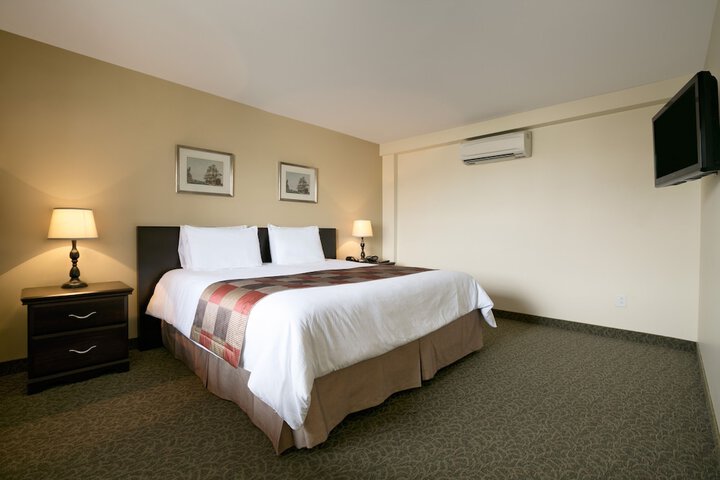 Room 9 of 26