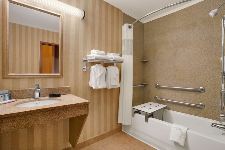 Room 12 of 28