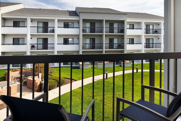 Courtyard Chicago Waukegan Gurnee