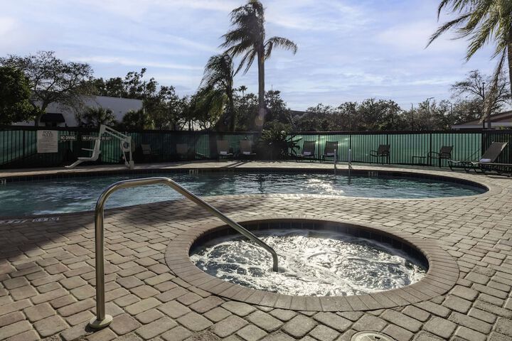 Pool 4 of 32